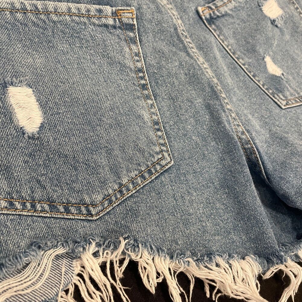 ~ Boho Festival Jean Shorts 29 Frayed Raw Hem Ripped Cut Offs Medium Blue Denim - Picture 10 of 15